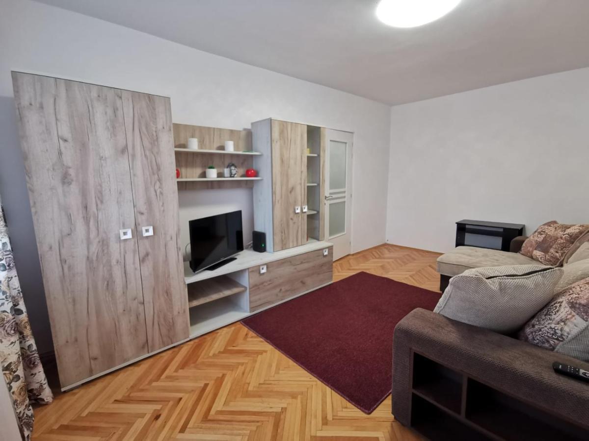 Apartament Carla-Maria Deva Bagian luar foto